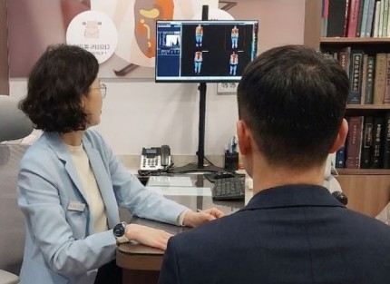 불안장애 수족냉증으로 내원한 분과  상담하는 장면]]