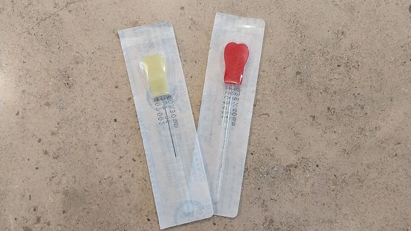이상근증후군 치료에 쓰는 도침 준비 장면, 원내 처치실